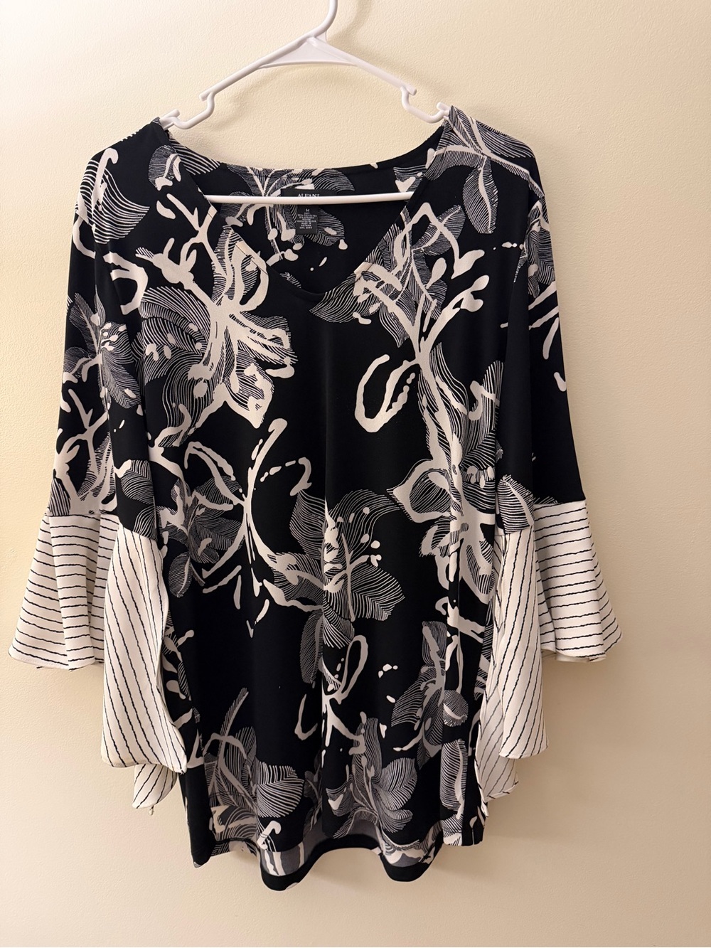Alfani Black and White Floral Bell-Sleeve Top
